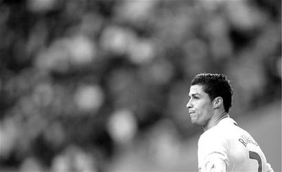 安布：邵佳一与此前的混乱划清界限，是国足非常好的主帅人选（安布：邵佳一已与过去的混乱划清界限，是执教国足的理想人选）