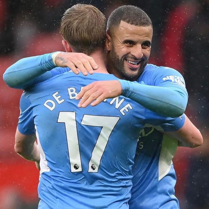 意媒：库普梅纳斯转型中卫表现亮眼，尤文中场补强成当务之急（意媒：库普梅纳斯客串中卫抢眼，尤文中场引援迫在眉睫）