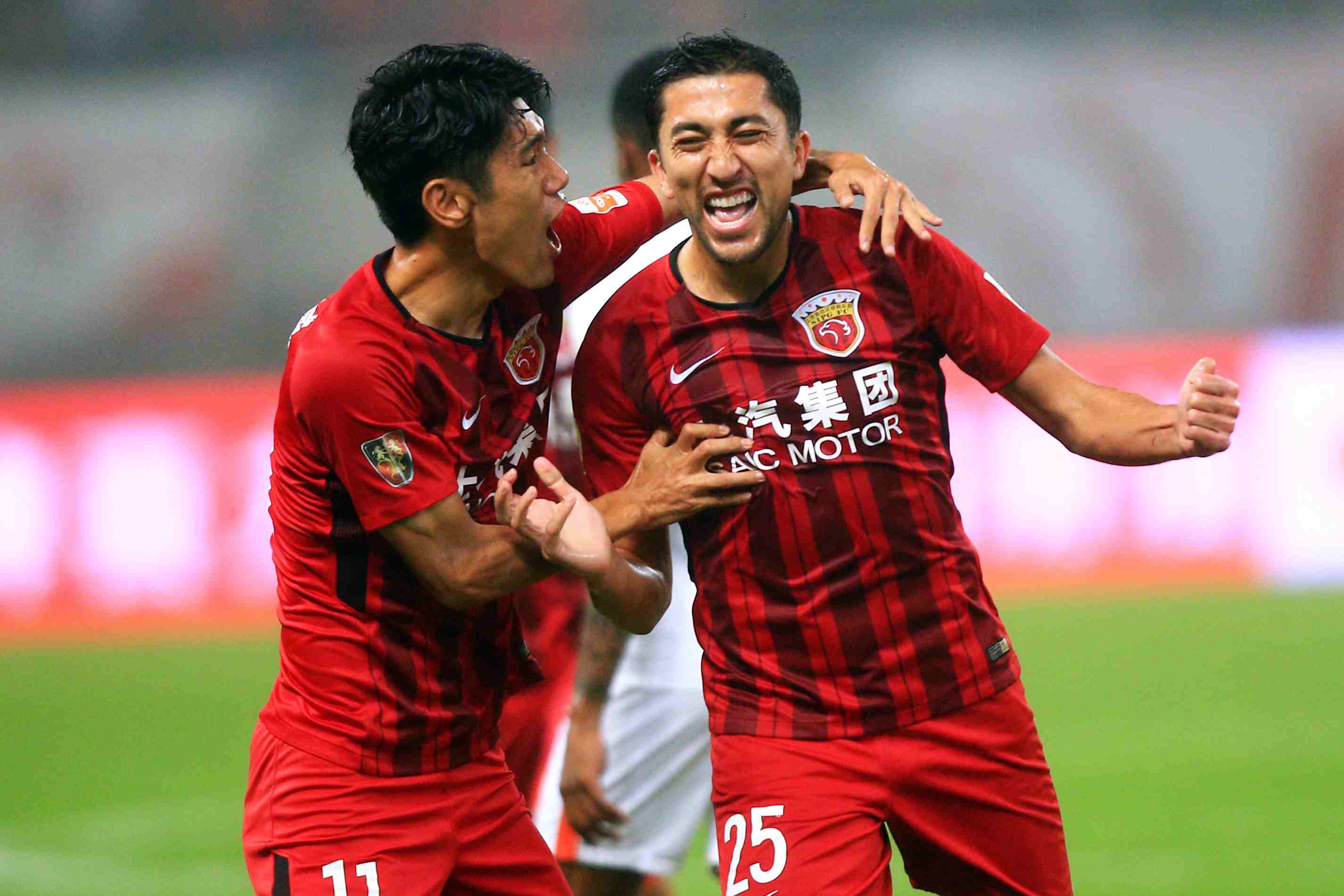 前15轮德甲凯恩6次当选全场最佳，比其他球员至少多3次（德甲前15轮，凯恩6次当选全场最佳，领先其余球员至少3次）