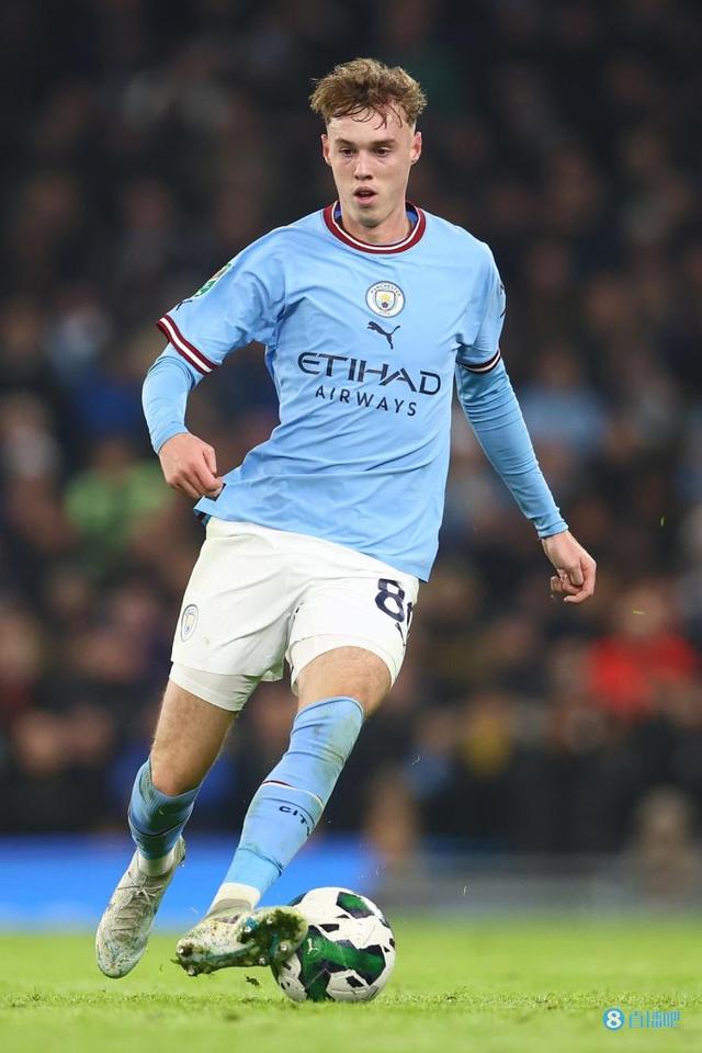 世俱杯夺冠赔率：曼城力压皇马领跑 多特被看衰（世俱杯冠军赔率：曼城力压皇马居首，多特前景不佳）