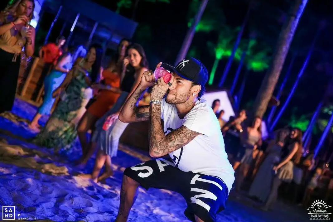 巴黎人报：舍瓦利耶有望迎来国家队首秀，多名轮换球员将出场