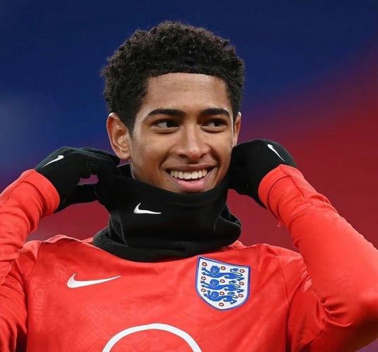 记者：纽卡要求谢什科48小时内答复，不打算拖到本周后半段（记者：纽卡斯尔要求谢什科两天内回应，不会把进程拖到本周后期）