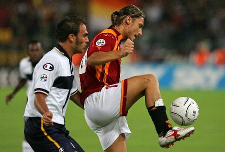 热那亚vs佛罗伦萨：洛伦佐-科隆博、厄斯蒂高首发，德赫亚、多多出战