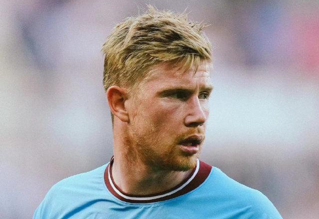 欧冠夺冠赔率：巴萨1赔4居首 大巴黎皇马紧追（欧冠冠军赔率：巴萨1赔4领跑，巴黎与皇马紧随其后）