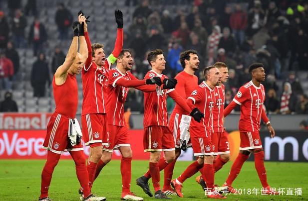 传奇门将正式退役，全场球迷起立致敬（传奇门将宣布挂靴，现场球迷起立致意）