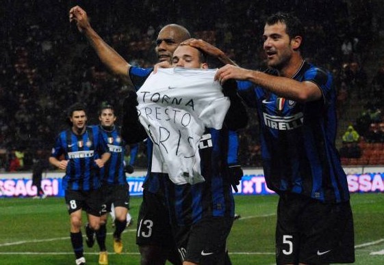 连进五球！巴萨5-3翻盘，悍将戴帽，西甲狂飙6连胜，稳住头名位置（巴萨5-3逆转连轰五球，悍将戴帽，西甲六连胜稳居榜首）