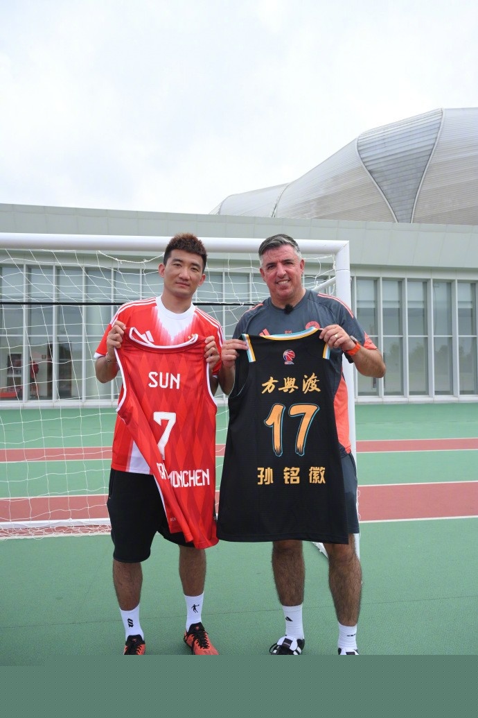 好事坏事？FIFA允许非洲杯球员晚1周报道，红军能留萨拉赫至15号（好坏参半？FIFA准许非洲杯球员晚一周向国家队报到，利物浦可留萨拉赫至15日）