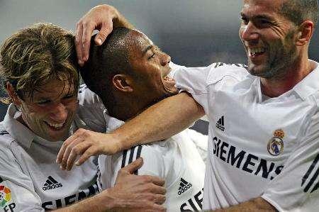 重庆铜梁龙“中超·重庆回来了”冲超庆典圆满举行（重庆铜梁龙冲超庆典圆满落幕：“中超·重庆回来了”）