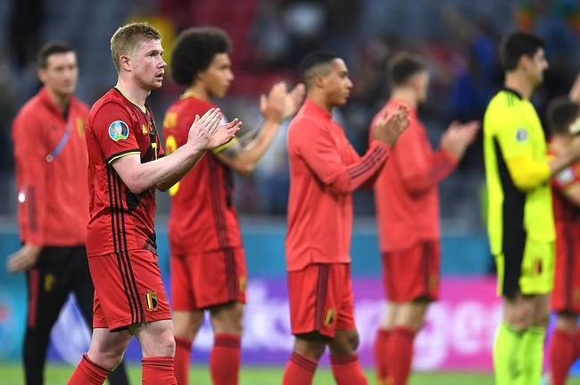 共和报：米兰正考虑冬窗签回41岁的蒂亚戈-席尔瓦（共和报：米兰酝酿冬窗签回41岁蒂亚戈-席尔瓦）